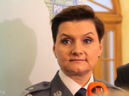Nadinsp. Irena Doroszkiewicz witana z honorami w opolskiej komendzie