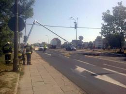 Kierowca lawety staranował bramownicę na moście na ul. Niemodlińskiej