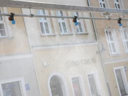 Pierwszy zamgławiacz już chłodzi przechodniów na rynku