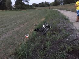 Wypadek motoroweru w Czarnowąsach. Dwie osoby ranne.
