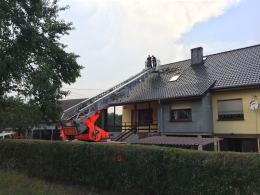 Podmuch wiatru uszkodził dach domu w Opolu-Bierkowicach