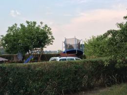 Podmuch wiatru uszkodził dach domu w Opolu-Bierkowicach