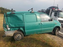Zawracał na obwodnicy, wjechał pod cysternę