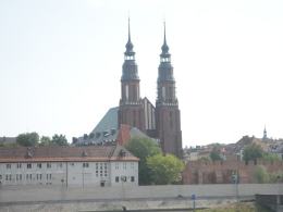 Ruszają prace przy naprawie wieży opolskiej katedry