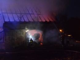 Pożar stodoły w Łosiowie, dwie osoby ranne