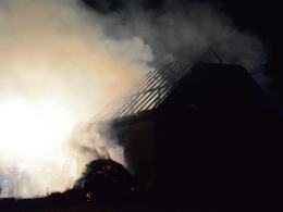 Pożar stodoły w Łosiowie, dwie osoby ranne