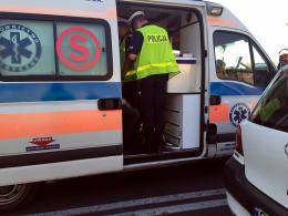 Trzy osoby ranne po zderzeniu volkswagena z autobusem MZK