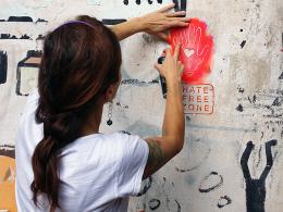 - Spray to tylko jeden z kilku sposobów walki z hejterami