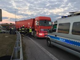 Samochód zderzył się z ciężarówką na obwodnicy Opola