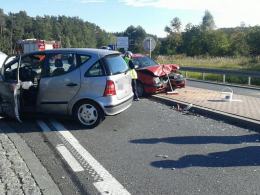 Trzy osoby ranne w wypadku na trasie Ozimek - Grodziec