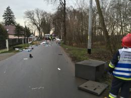 Policyjny pościg za kradzionym samochodem zakończony zderzeniem