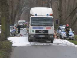 Policyjny pościg za kradzionym samochodem zakończony zderzeniem