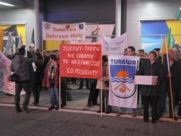 Mieszkańcy gminy Turawa w ramach protestu poszli na wspólne zakupy