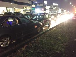 Pijany kierowca BMW wjechał pod prąd i uderzył w inne auto
