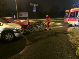 Zderzenie opla i nissana. Jedna osoba ranna.