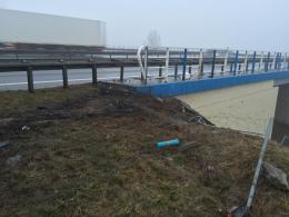 Wypadek na autostradzie, jedna osoba została ranna