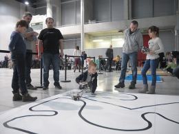 Do CWK zjechali młodzi konstruktorzy robotów z klocków Lego
