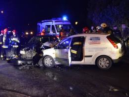 Kierowca forda zasnął i doprowadził do czołowego zderzenia