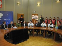 Delegacja protestujących spotkała się z przedstawicielami Opolskiego Urzędu Wojewódzkiego.