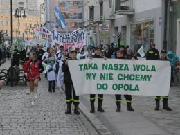 Mieszkańcy Dobrzenia Wielkiego protestowali przeciw przyłączeniu do Opola