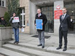 Mieszkańcy Dobrzenia Wielkiego protestowali przeciw przyłączeniu do Opola