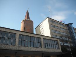 Ogromny szal ozdobił Wieżę Piastowską