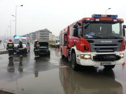 Wypadek na Alei Solidarności, jedna osoba ranna