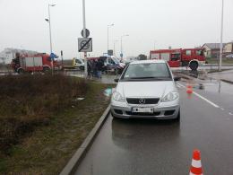 Wypadek na Alei Solidarności, jedna osoba ranna