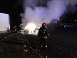 Nocny pożar samochodu na Zaodrzu