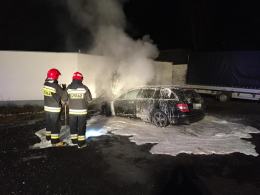 Nocny pożar samochodu na Zaodrzu