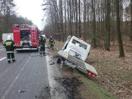Kolizja między Dąbrową a Prądami. Laweta w rowie.