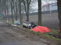Tragiczny wypadek pod Nysą. Zderzyły się 4 pojazdy.