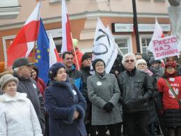 Kolejna manifestacja KOD w Opolu. Pojawili się też przeciwnicy.