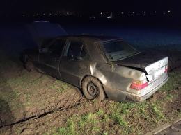 Mercedes dachował na ul. Luboszyckiej