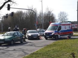 Wjechał na skrzyżowanie na czerwonym świetle. Ranna ciężarna kobieta.