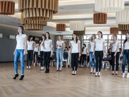 Kandydatki na Miss Opolszczyzny ćwiczą w Głuchołazach