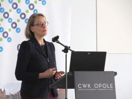 Depopulacja ratunkiem dla Ziemi? W Opolu debatowano o demografii.