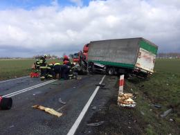 Tragiczny wypadek w Sarnowie. Jedna osoba zginęła, dwie są ciężko ranne.