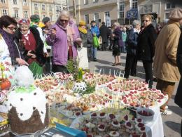 II Śniadanie Wielkanocne przyciągnęło na rynek ponad 1000 osób