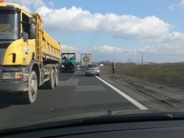 Drogowcy łatają dziury na obwodnicy. Kierowcy złorzeczą.