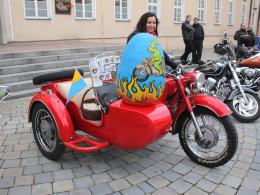 Motocykliści spotkali się na tradycyjnym "jajeczku" na opolskim rynku