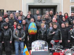 Motocykliści spotkali się na tradycyjnym "jajeczku" na opolskim rynku