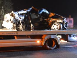 Czołowe zderzenie opla i BMW. 23-latek zginął na miejscu.