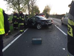 Mercedes uderzył w barierę podczas wyprzedzania