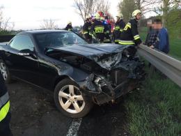Mercedes uderzył w barierę podczas wyprzedzania