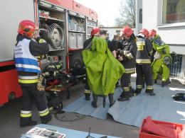 Strażacy ćwiczyli na lodowisku Toropol