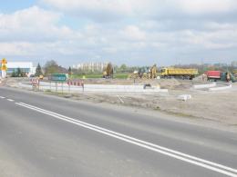 Trwa budowa ronda na ul. Prószkowskiej. Czekają nas utrudnienia w ruchu.
