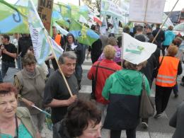 Przeciwnicy Dużego Opola blokowali drogę w Opolu. Powstały ogromne korki.