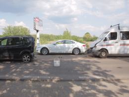 Karambol na ul. Krapkowickiej, dwie osoby trafiły do szpitala