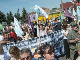 Ponad tysiąc osób protestowało w Dobrzeniu Wielkim